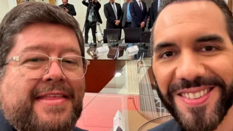 El candidato electoral Samuel Doria Medina y el presidente de El Salvador Nayib Bukele.