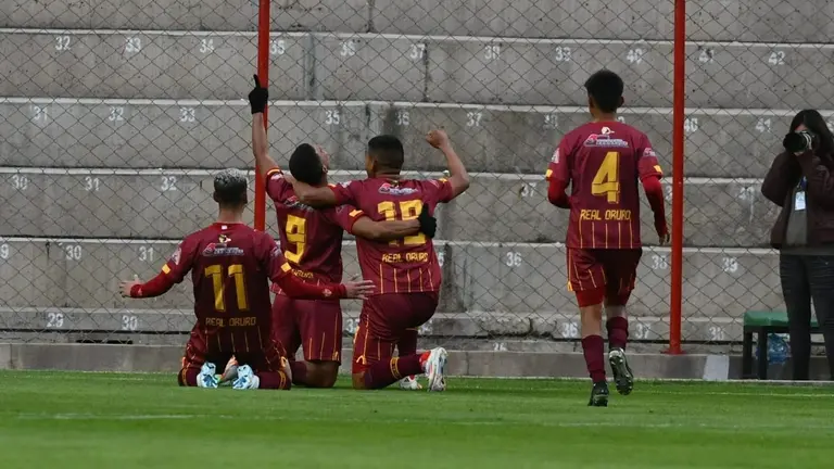 Real Oruro venci&oacute; 0-2 a ABB en El Alto. APG.