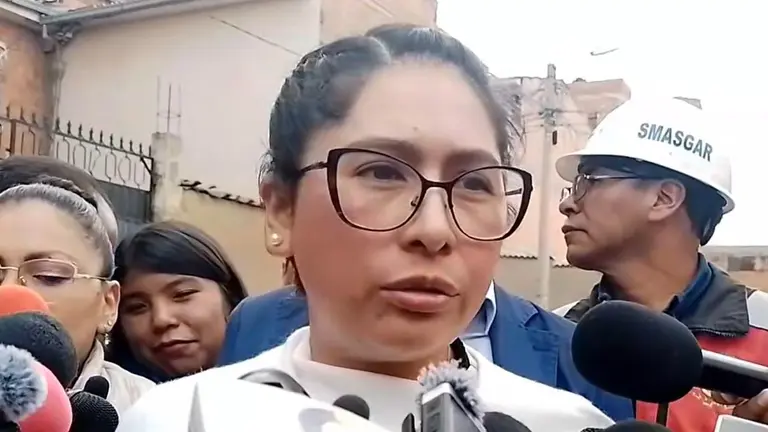 La alcaldesa de El Alto, Eva Copa, brinda declaraciones a los medios./ ARCHIVO