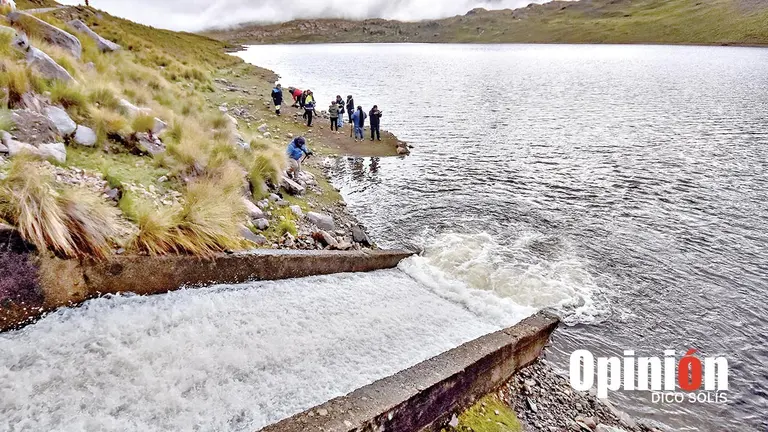 La inspecci&oacute;n en la represa de Escalerani, este 19 de febrero./ DICO SOL&Iacute;S