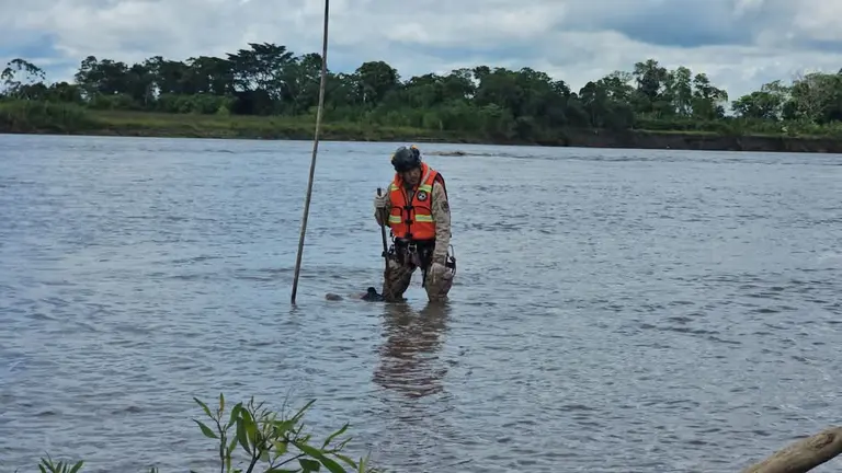 Buscan a desaparecidos en el r&iacute;o Esp&iacute;ritu Santo, en Villa Tunari. MINISTERIO DE DEFENSA