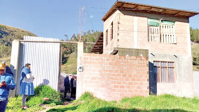 El inmueble donde Luli fue asesinada, en el Distrito Rural de Aguirre, Sacaba, 
Cochabamba./ CORTES&Iacute;A