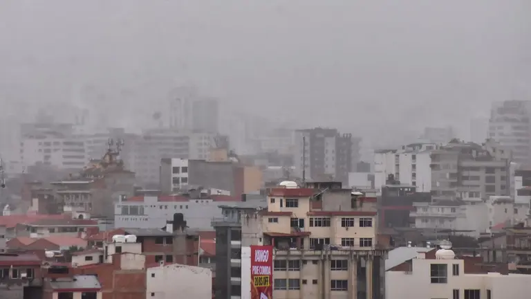 La Llajta amanece con lluvia y neblina; rige alerta por &lsquo;descenso brusco&rsquo; de temperaturas ./ DICO SOL&Iacute;S