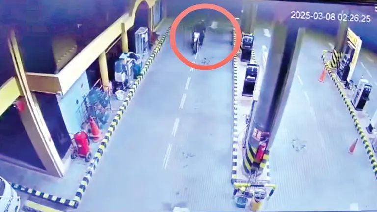 C&aacute;maras de vigilancia captaron el momento del atraco./  CORTES&Iacute;A