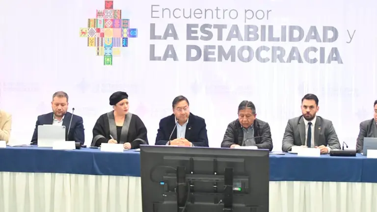 Autoridades nacionales, durante el Encuentro realizado hoy. APG