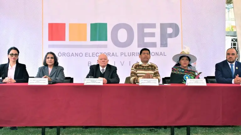 El presidente del Tribunal Supremo Electoral (TSE), Óscar Hassenteufel, afirmó que las elecciones generales del 17 de agosto se realizarán &ldquo;con leyes o sin leyes&rdquo;./ URGENTE.BO