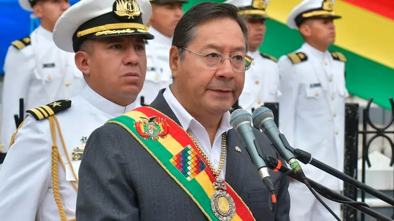 El presidendete Luis Arce, en el acto por el D&iacute;a del Mar. APG