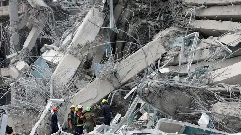 As&iacute; qued&oacute; un edificio tras el terremoto en Birmania. Europa Press