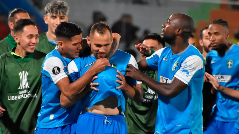 Jugadores de San Antonio, tras uno de los goles en Libertadores. DICO SOL&Iacute;S
