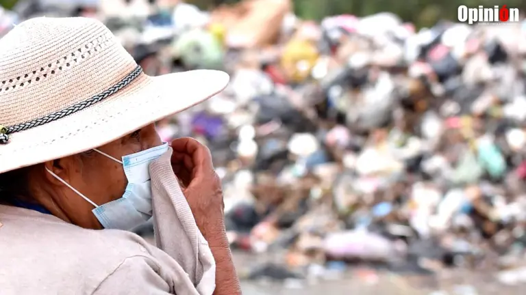 Acumulaci&oacute;n de basura en Cochabamba durante el bloqueo de K'ara K'ara. DICO SOL&Iacute;S