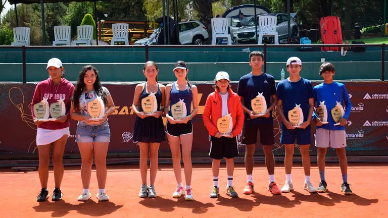 Representantes nacionales, tras el torneo internacional. CTLP