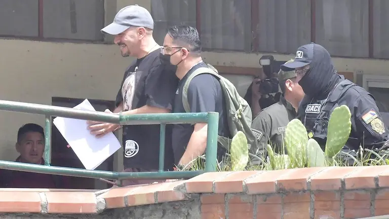 El abogado Jorge Valda, en instalaciones de la FELCC de La Paz./ APG