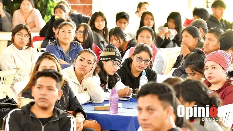 Jóvenes que son parte del proyecto Juventud-Es, en Cochabamba./ DICO SOLÍS