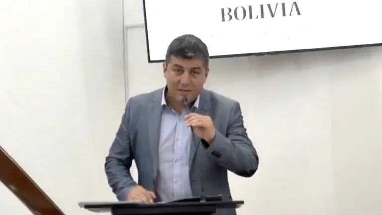El director de la Autoridad de Regulaci&oacute;n y Fiscalizaci&oacute;n de Telecomunicaciones y Transportes (ATT), Cristian Mamani.