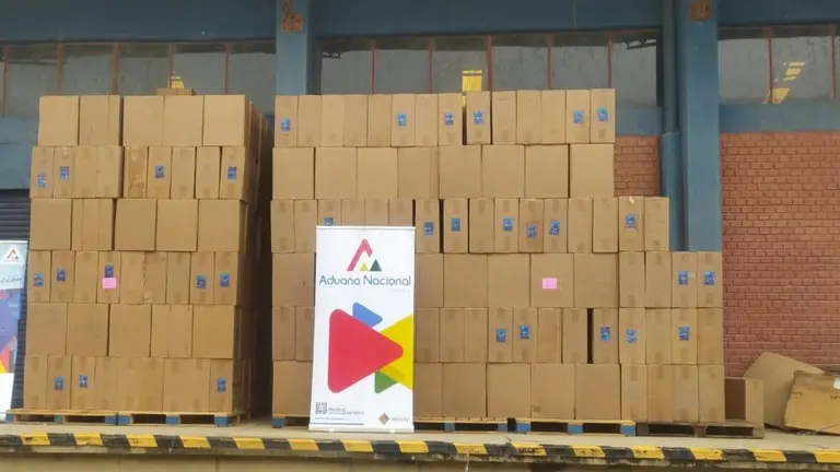 Las cajas comisadas con cigarrillos. ADUANA