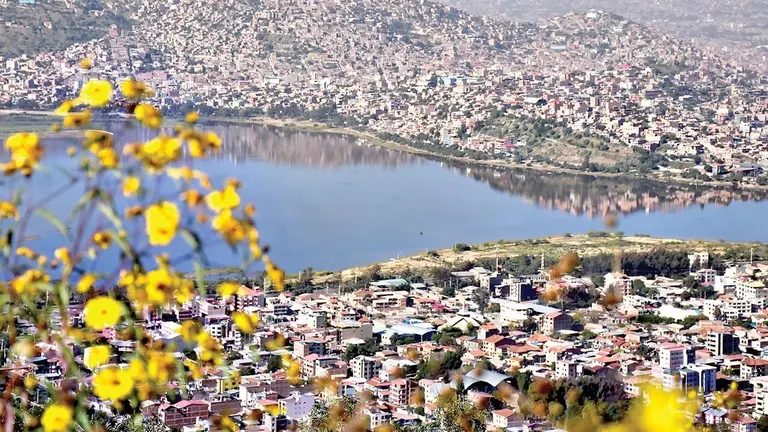 La laguna Alalay, enclavada en la ciudad de Cochabamba./ DICO SOLÍS