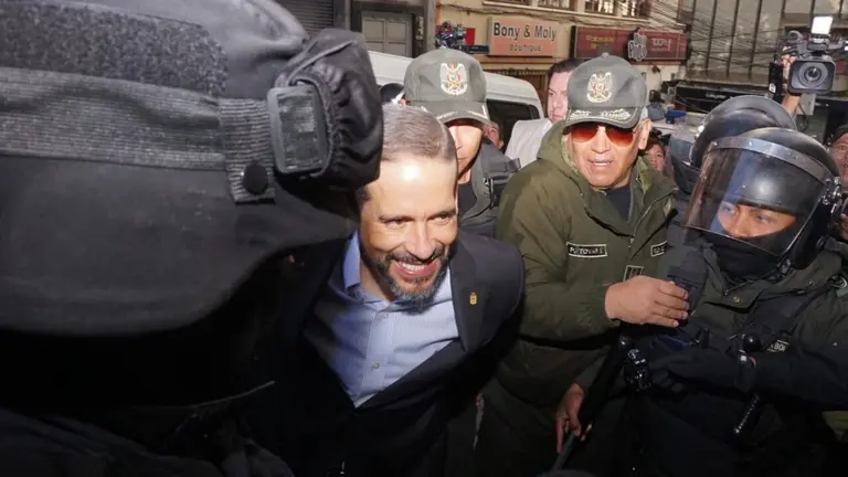 El gobernador electo de Santa Cruz, Luis Fernando Camacho, llega a su audiencia por el caso Golpe I. APG