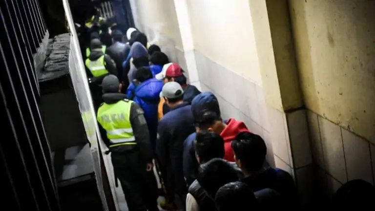En el marco de la &ldquo;Operaci&oacute;n 200&rdquo;, la Polic&iacute;a Boliviana arrest&oacute; a 122 personas en El Alto. ABI