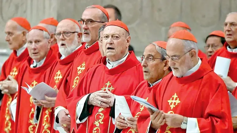 Un grupo de cardenales que ser&aacute;n parte del c&oacute;nclave./LA VERDAD