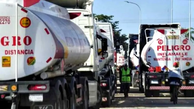YPFB garantiza la provisi&oacute;n de combustible. ARCHIVO