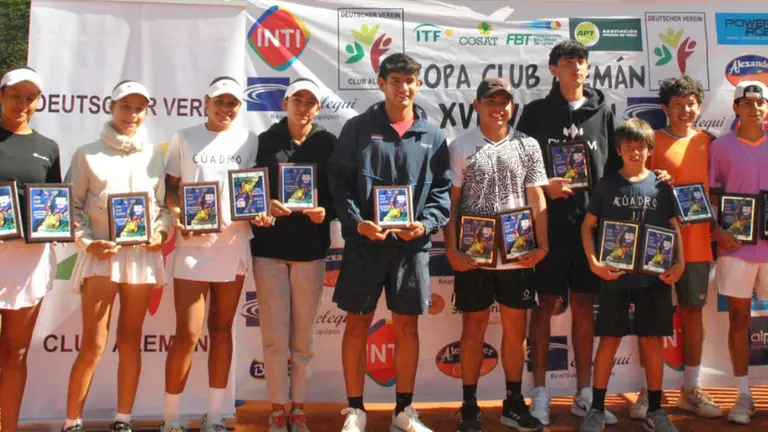 Algunos de los ganadores del certamen de tenis. CLUB ALEM&Aacute;N