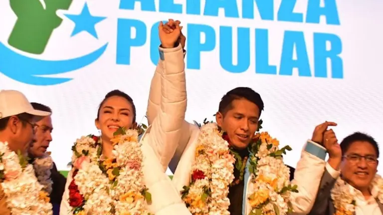 Andr&oacute;nico Rodr&iacute;guez (d) y Mariana Prado (i), la dupla presidencial de Alianza Popular. APG