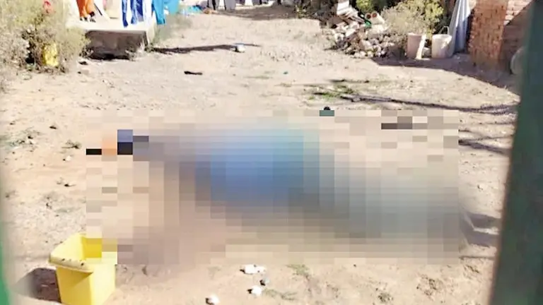 Hombre es encontrado sin vida en el patio de su casa./ CORTES&Iacute;A