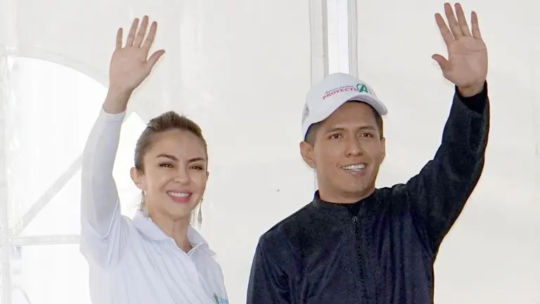 Mariana Prado junto al titular del Senado, Andr&oacute;nico Rodr&iacute;guez./ APG