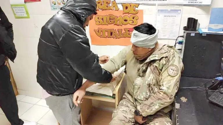 Foto referencial de un militar herido por contrabandistas./ ABI