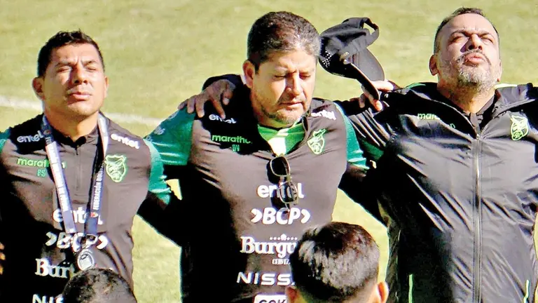 &Oacute;scar Villegas, DT de la Verde./ APG