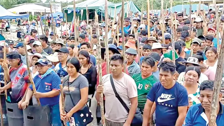 Seguidores de Evo Morales son los encargados de la seguridad del expresidente en el Tr&oacute;pico, concretamente en Lauca &Ntilde;./ RKC