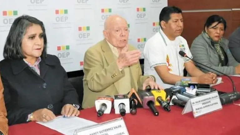 La Sala Plena del TSE en conferencia de prensa./ OXIGENO.BO