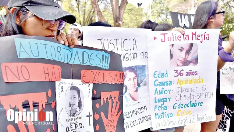 Fotograf&iacute;a referencial de una protesta en Cochabamba contra la violencia de g&eacute;nero y los feminicidios./ NO&Eacute; PORTUGAL