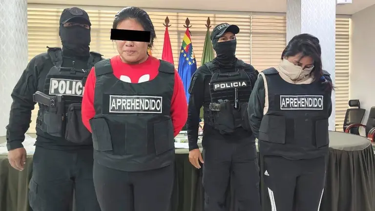 Aprehenden a dos mujeres que desviaron 645 quintales de arroz./ URGENTE.BO
