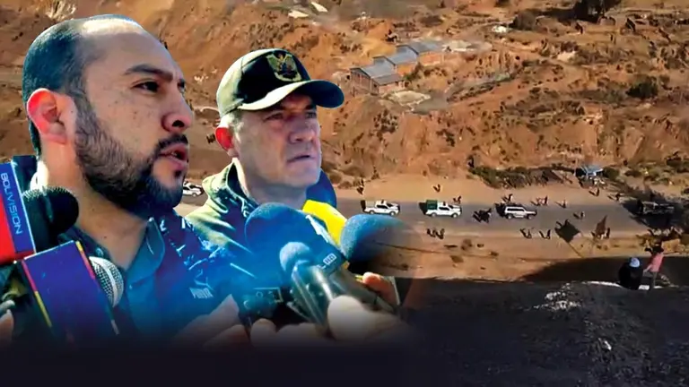 Un operativo antibloqueo comandado por el ministro de Gobierno, Roberto R&iacute;os (i), y el comandante de la Polic&iacute;a Boliviana, Augusto Russo (d), se dirige hacia Llallagua. COMPOSICI&Oacute;N OPINI&Oacute;N