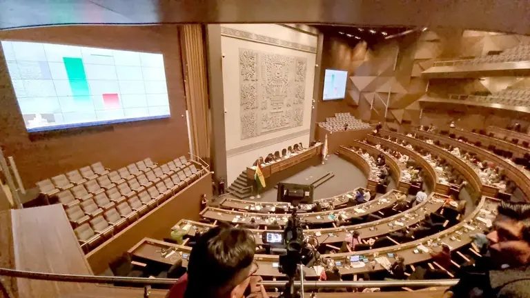 Votación de uno de los créditos en la sesión de la Cámara de Diputados./ ERBOL
