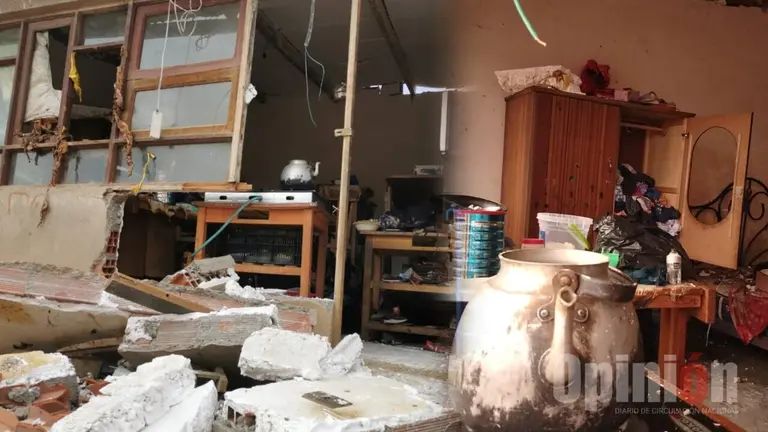 As&iacute; qued&oacute; la casa tras la explosi&oacute;n ocurrida en El Abra, Sacaba. MARIELA COSS&Iacute;O