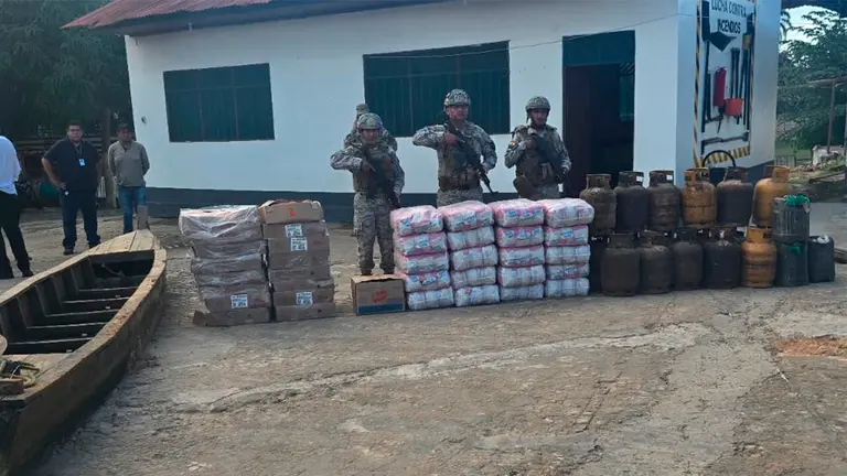 Mercader&iacute;a incautada, durante los operativos realizados. ARMADA BOLIVIANA