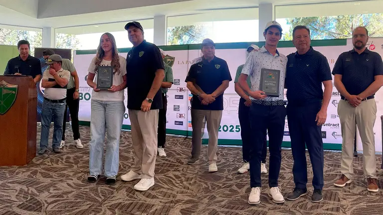 Los vencedores nacionales del torneo de gol. FBG