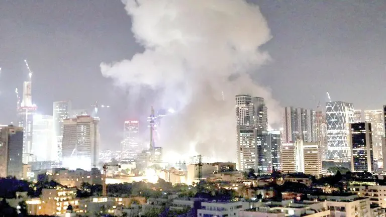 Una ciudad de Israel sufre el ataque con misiles por parte de Ir&aacute;n./ ABC.ESA