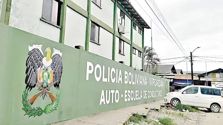 Oficinas de la Policía de Ivirgarzama en Puerto Villarroel, Cochabamba./ MARIELA COSSÍO