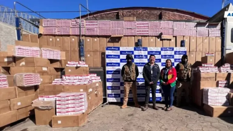 La Aduana Nacional comis&oacute; 651 cajas de cigarrillos de contrabando de origen paraguayo, marca Golden Beach. ADUANA
