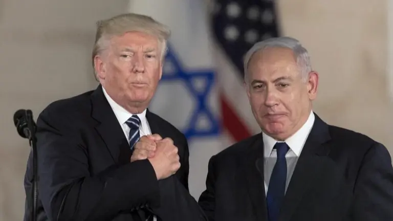 El primer ministro de Israel, Benjam&iacute;n Netanyahu, (d) y el presidente de Estados Unidos, Donald Trump (i). ARCHIVO