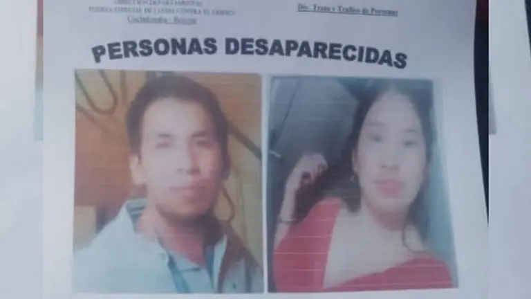 Afiche que reporta la desaparici&oacute;n de la pareja. CORTES&Iacute;A