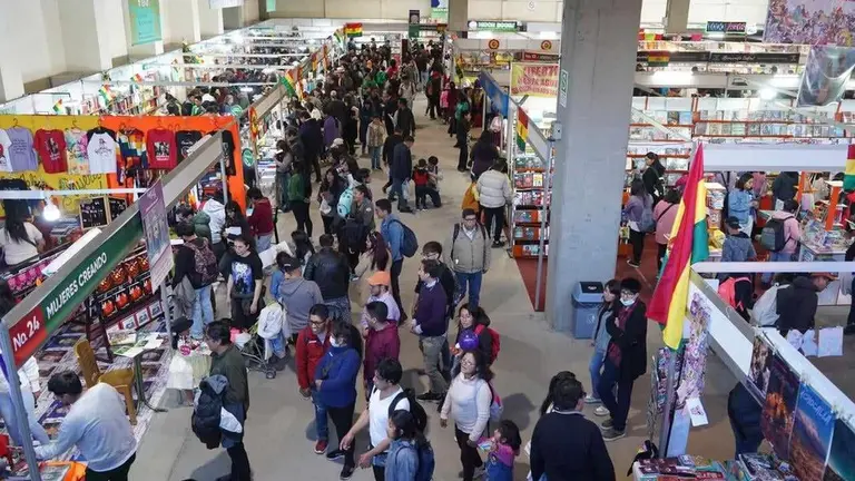 Imagen de una versi&oacute;n pasada de la Feria del Libro de La Paz. CDLLP
