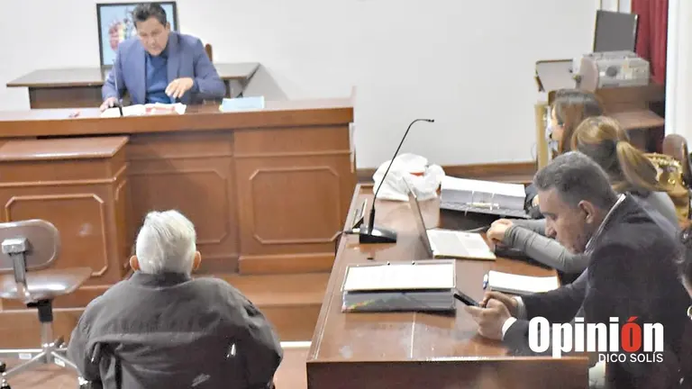 Asistentes al juicio durante su primera jornada, el 16 de julio./ DICO SOL&Iacute;S