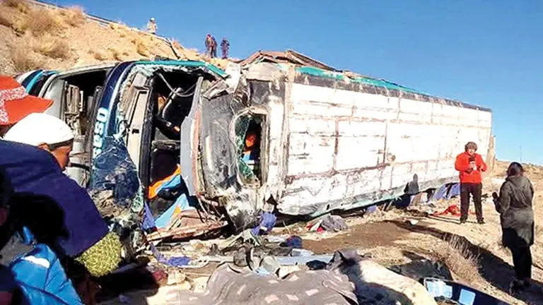 Accidente en la carretera que une Tarija con Cochabamba./  PRENSA FGE