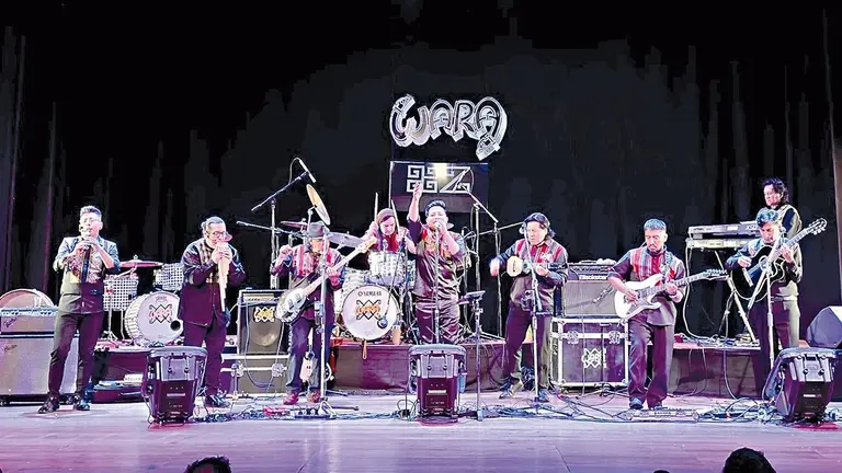 La agrupaci&oacute;n musical Wara./ CORTES&Iacute;A