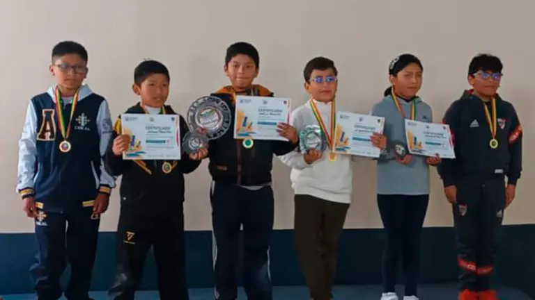 Algunos de los premiados del torneo de ajedrez. FBA