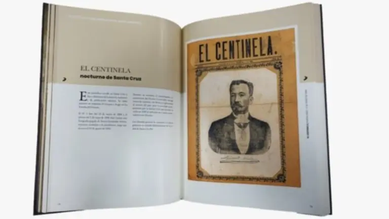 Presentan libro con portadas de peri&oacute;dicos como homenaje al Bicentenario de Bolivia. ABI
